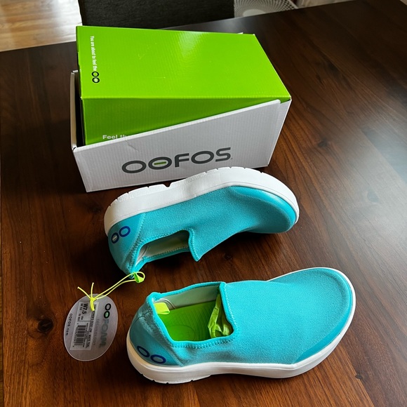 OOFOS Shoes - OOFOS Women's OOmg eeZee Low Shoe - Teal/White Size 7.5